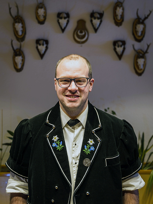 mitglieder_2-bass_manuel-rasser