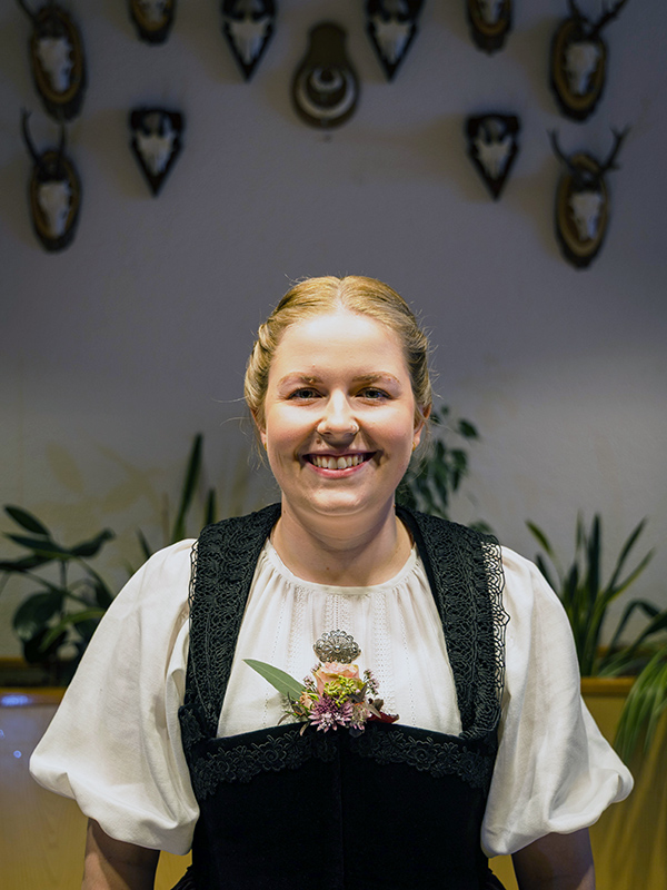 mitglieder_dirigentin_linda-probst